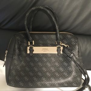 GUESS BLACK AND GREY HANDBAG